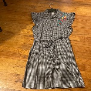 Arizona Jean co dress with flower detail